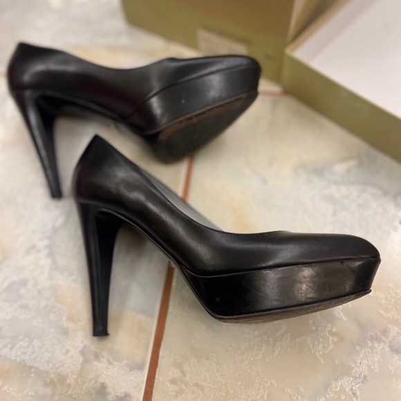 Sergio Rossi BLACK  Patent Leather Round-Toe Platform Pumps! - Picture 2 of 16